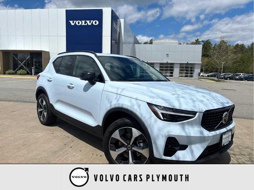 Cloud 9 White 2026 Volvo XC40 B5 Plus