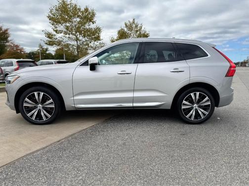 2022 Volvo XC60 B6 Inscription