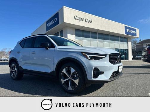 Cloud 9 White 2026 Volvo XC40 B5 Plus