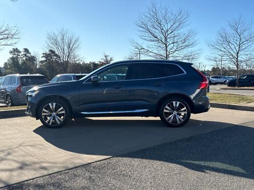 2023 Volvo XC60 B5 Plus Bright Theme