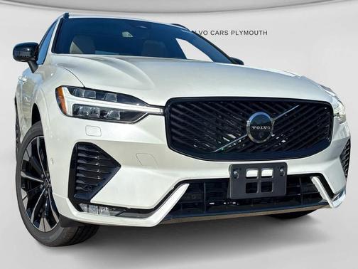 Crystal White 2027 Volvo XC60 PLUS