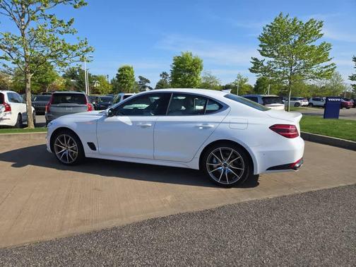 2024 Genesis G70 2.5T