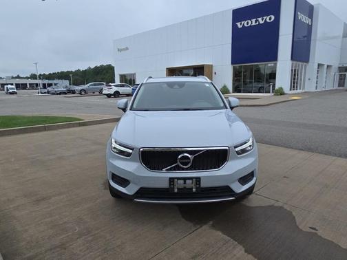 2020 Volvo XC40 T5 Momentum
