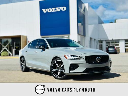 2024 Volvo S60 B5 Core Dark Theme