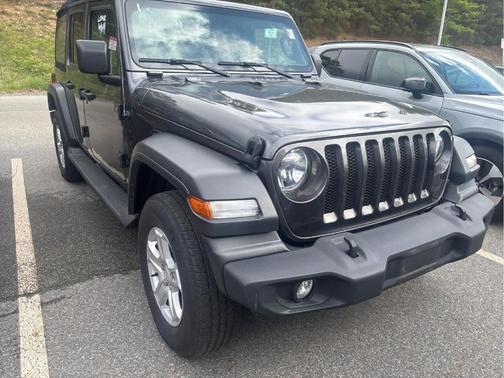 Granite Crystal Clearcoat Metallic 2023 Jeep Wrangler Sport