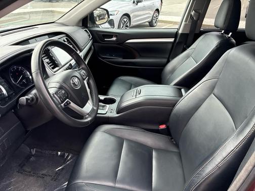 Ooh La La Rouge Mica 2014 Toyota Highlander XLE