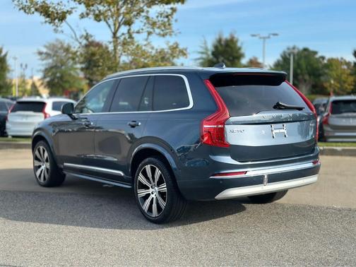 2022 Volvo XC90 T6 Inscription 7 Passenger
