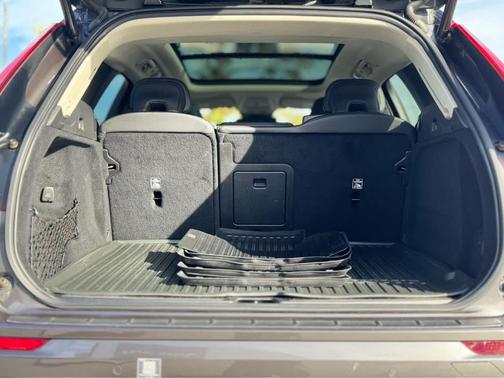 2022 Volvo XC60 B5 Inscription