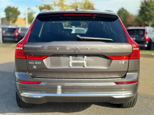 2022 Volvo XC60 B5 Inscription