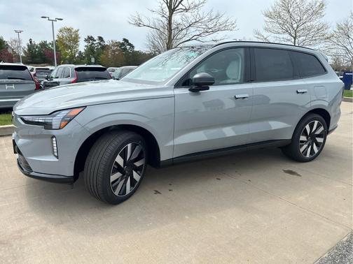 Vapour Grey 2026 Volvo EX90 PLUS