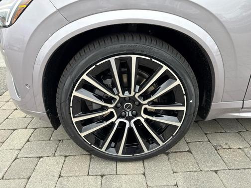 Silver 2026 Volvo XC90 B6 Plus 7-Seater