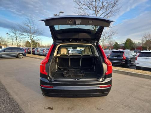 2023 Volvo XC90 B5 Core