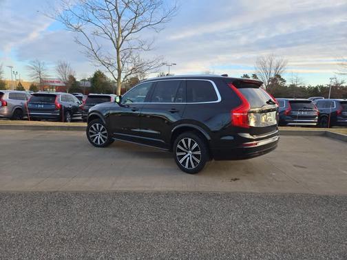 2023 Volvo XC90 B5 Core