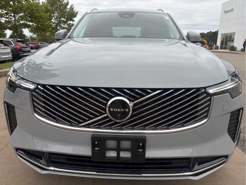 Metallic 2026 Volvo XC90 B6 Plus 7-Seater
