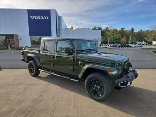 2021 Jeep Gladiator Sport