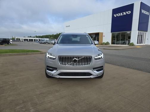 2023 Volvo XC90 B5 Plus