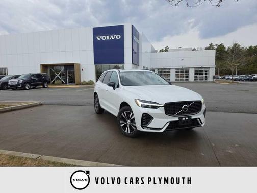 Crystal White Metallic 2025 Volvo XC60 B5 Core