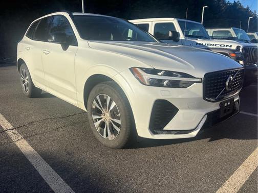 2025 Volvo XC60 B5 Core