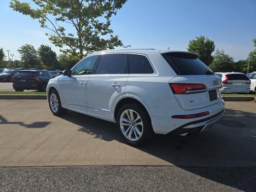 2025 Audi Q7 45 Premium