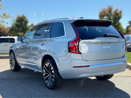 2026 Volvo XC90 B6 Plus 7-Seater