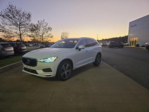 2020 Volvo XC60 T6 Momentum