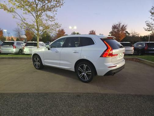 2020 Volvo XC60 T6 Momentum