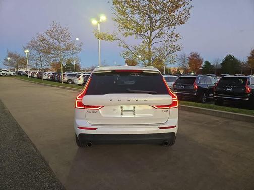 2020 Volvo XC60 T6 Momentum