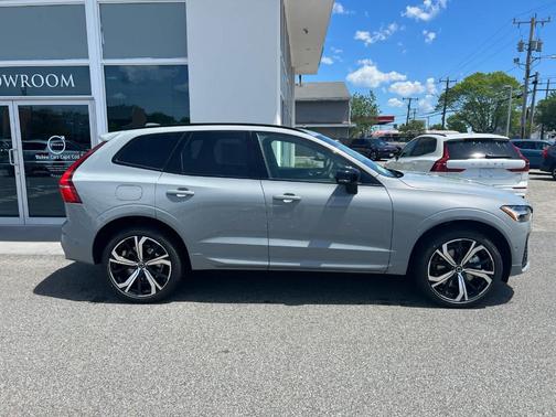 2025 Volvo XC60 B5 Ultra