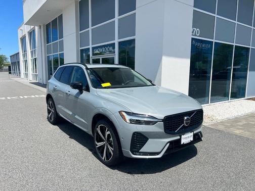 2025 Volvo XC60 B5 Ultra