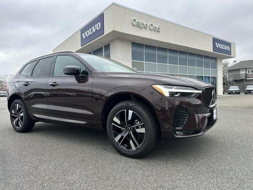 Mulberry Metallic 2026 Volvo XC60 B5 Plus