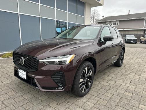 Mulberry Metallic 2026 Volvo XC60 B5 Plus