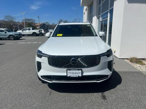2025 Volvo XC90 Plug-In Hybrid T8 Ultra 7-Seater