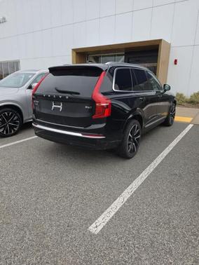 Onyx Black Metallic 2023 Volvo XC90 B6 Plus 7-Seater