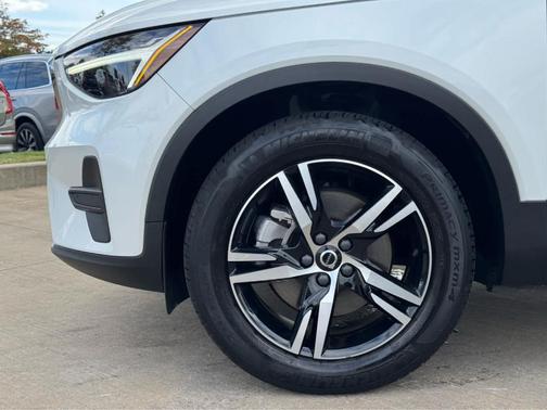 2023 Volvo XC40 B5 Core