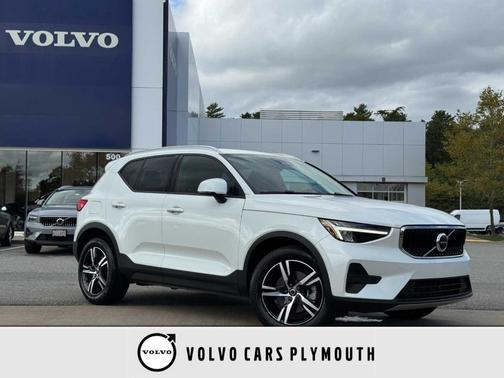 2023 Volvo XC40 B5 Core