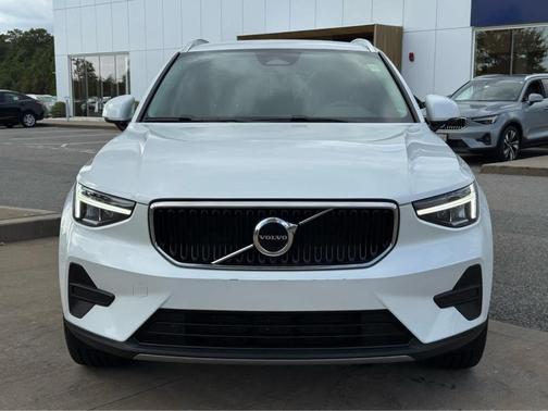 2023 Volvo XC40 B5 Core
