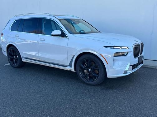 Alpine White 2023 BMW X7 xDrive40i