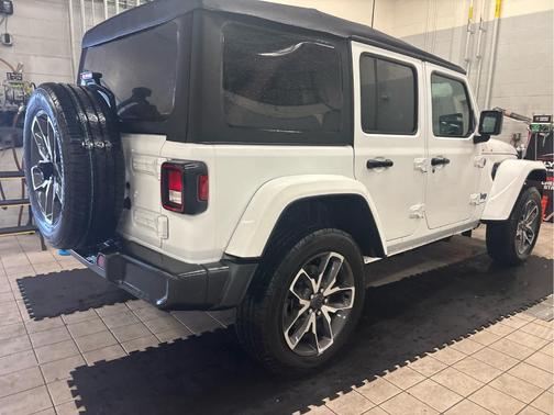 2024 Jeep Wrangler 4xe Sport
