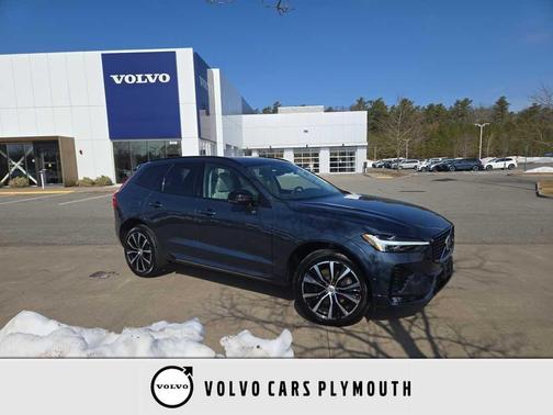 2023 Volvo XC60 B5 Plus Dark Theme