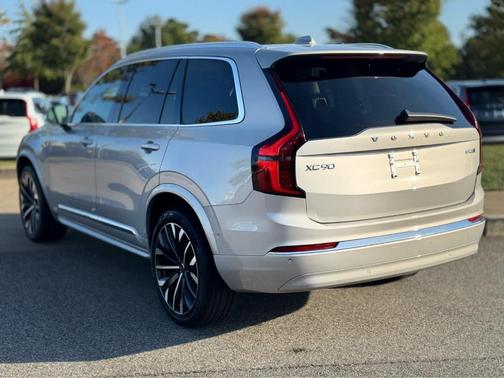 2025 Volvo XC90 PLUS