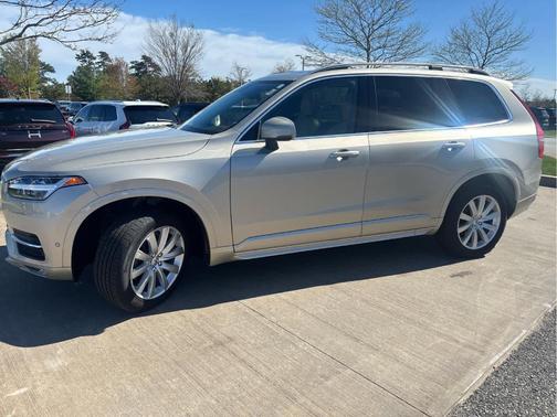 Luminous Sand 2016 Volvo XC90 T6 Momentum