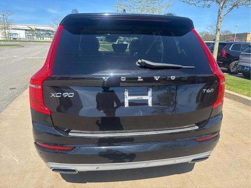 Onyx Black Metallic 2016 Volvo XC90 T6 Momentum