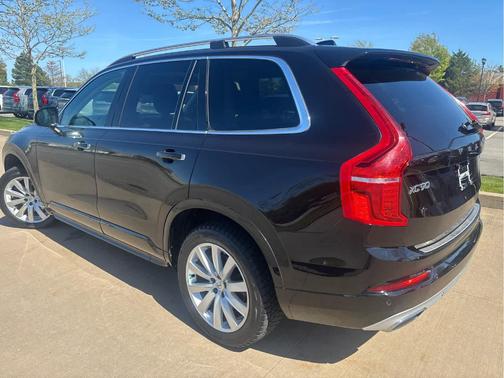 Onyx Black Metallic 2016 Volvo XC90 T6 Momentum