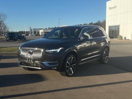 2024 Volvo XC90 B5 Plus Bright Theme