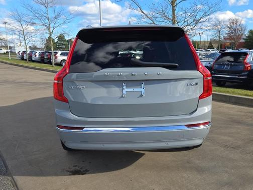 2024 Volvo XC90 B6 Plus Bright Theme 7-Seater