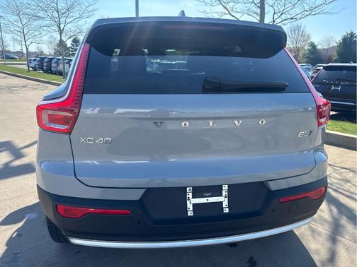 Metallic 2025 Volvo XC40 B5 Plus Bright Theme