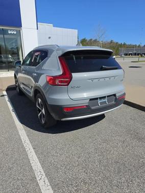 Metallic 2025 Volvo XC40 B5 Plus Bright Theme