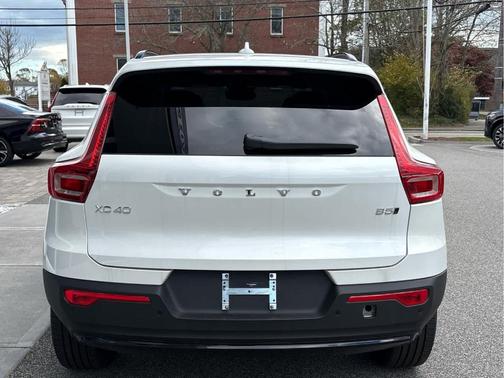 2026 Volvo XC40 B5 Plus