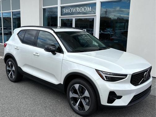 2026 Volvo XC40 B5 Plus