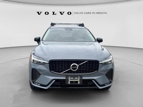 Thunder Gray Metallic 2024 Volvo XC60 B5 Core Dark Theme